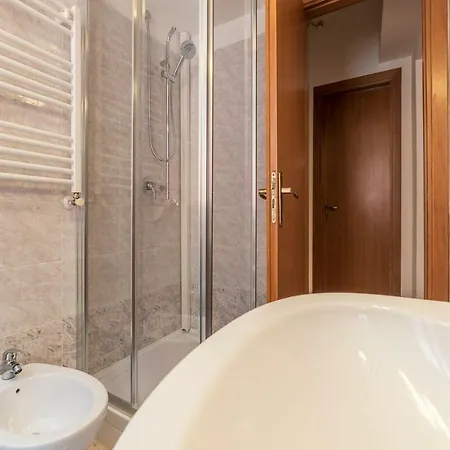 Apartamento Casa Zeffiro - Fromhometorome Roma